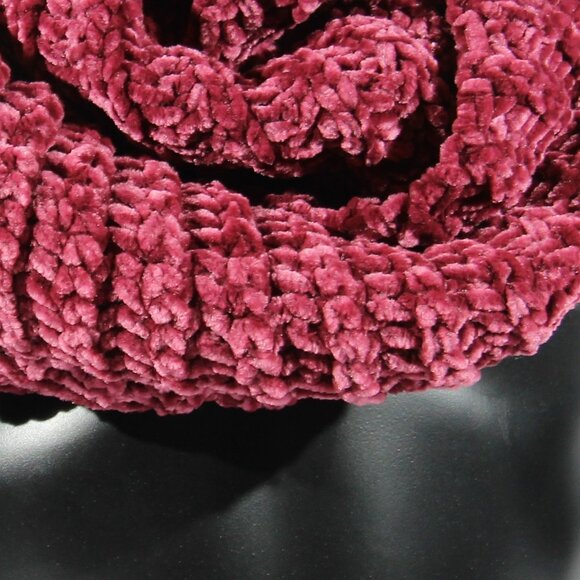 NWT Dillard Chunky Knit Infinity Scarf - Picture 5 of 10